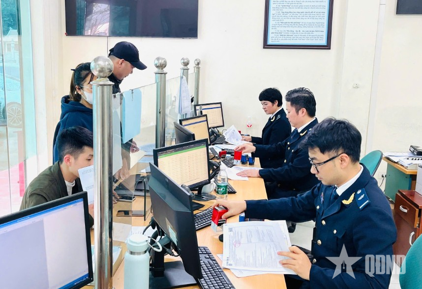 Tháo gỡ ùn ứ thực phẩm nhưng nỗi lo vẫn còn